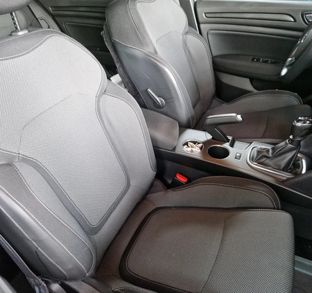 Renault Megane cena 54700 przebieg: 144742, rok produkcji 2019 z Polanica-Zdrój małe 106